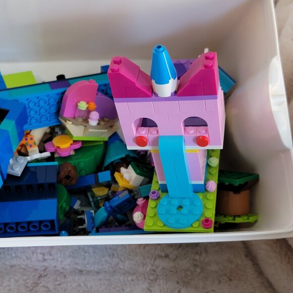LEGO 41455 & 41454 Unikitty: Unikingdom Creative Brick Box - W/ Booklets & Bin - Picture 5 of 11
